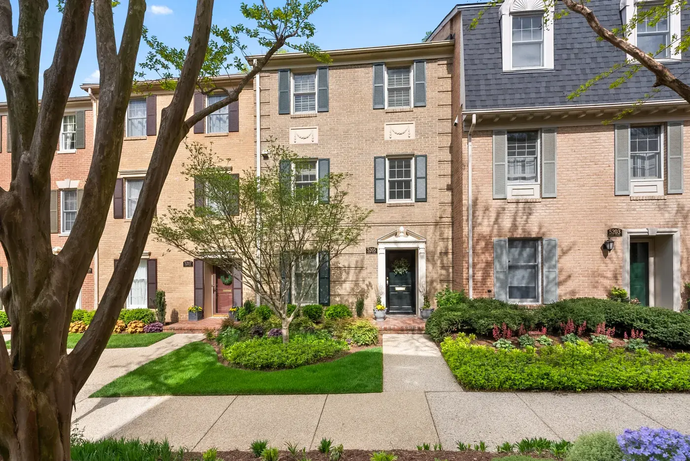 Brick colonial townhome